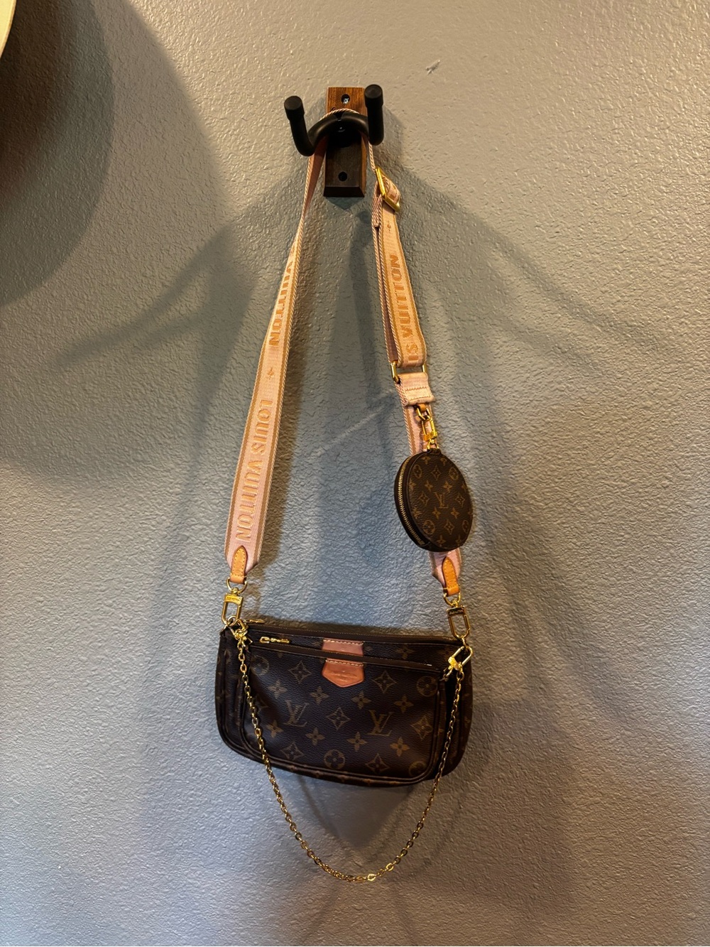 Louis Vuitton Multi Pochette Accessoires Monogram Rose Clair M44840 Pink Strap